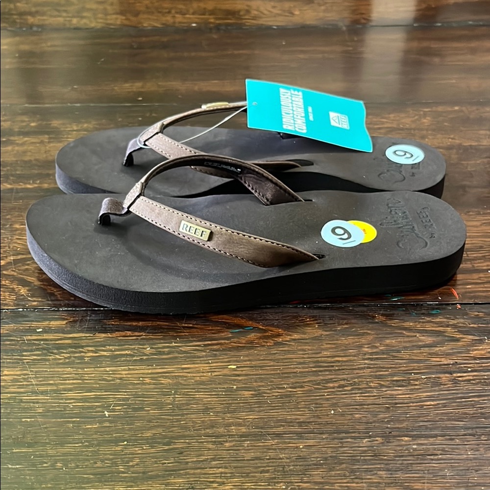 Reef Brown Sandals with Contoured Footbed - Picture 5 of 6